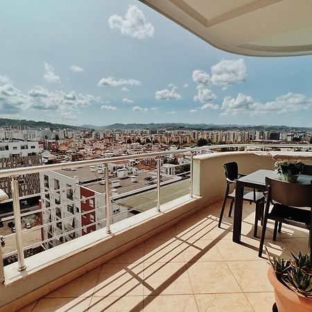 Cozy Rooftop Apartment - Your Home, Away From Home! Tirana Exterior foto